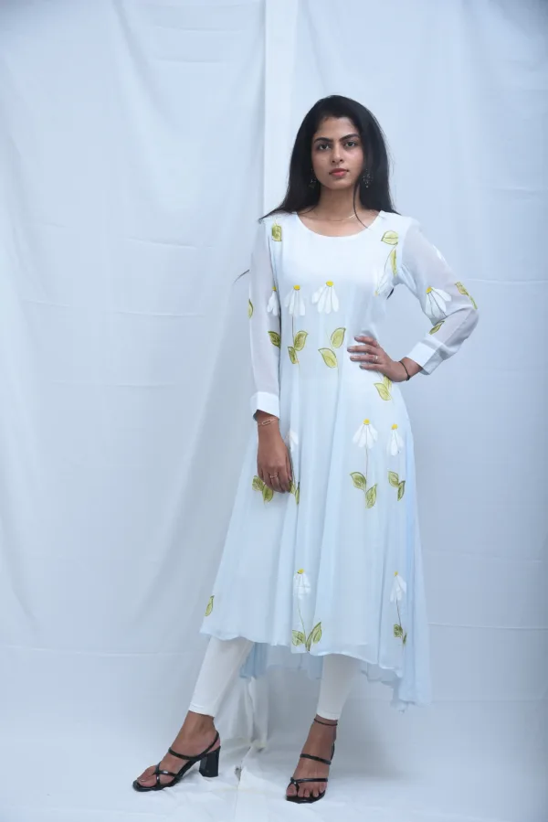Flora Women's White Asymmetrical Kurti with Daisy Print