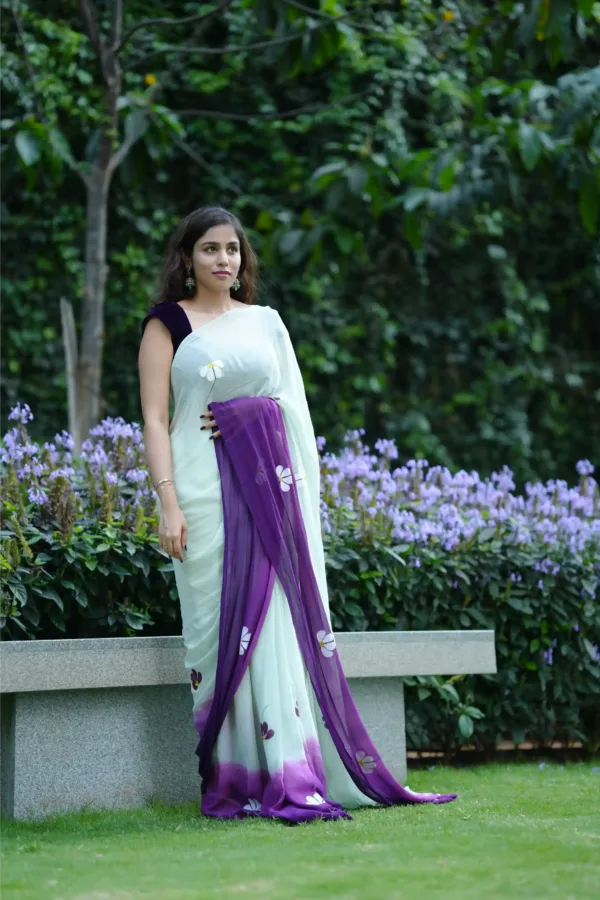 pure georgette hand painted double shaded white and purple saree with white and purple daisy bunches